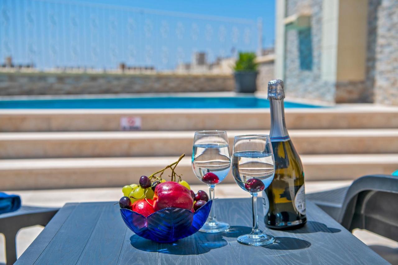 Ta' Dun Martin And Taz-Zija Bed And Breakfast Nadur Bagian luar foto