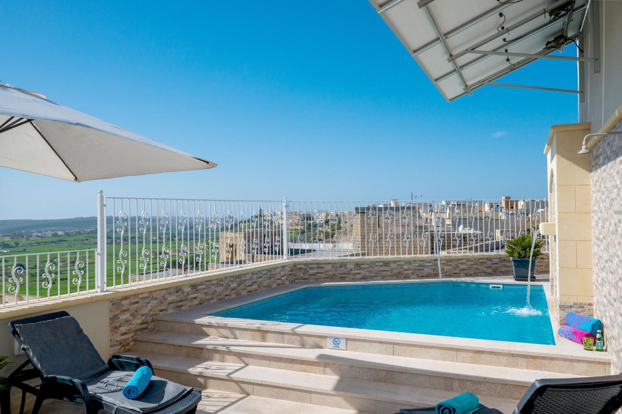 Ta' Dun Martin And Taz-Zija Bed And Breakfast Nadur Bagian luar foto